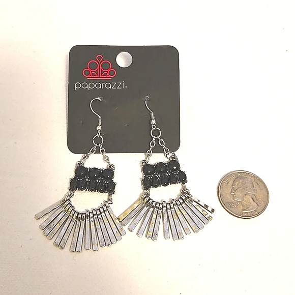 #490 NWT Paparazzi earring silver and Black tone - Picture 3 of 3
